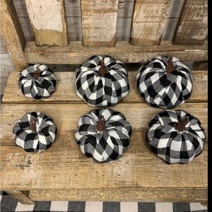 🌸 4 for $20 Farmhouse Pumpkin tiered stand decor